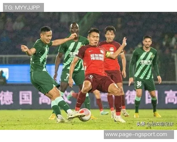 中超联赛精彩对决贵州队迎战河北队全力争胜展现球队风采 中超联赛精彩对决贵州队迎战河北队全力争胜展现球队风采