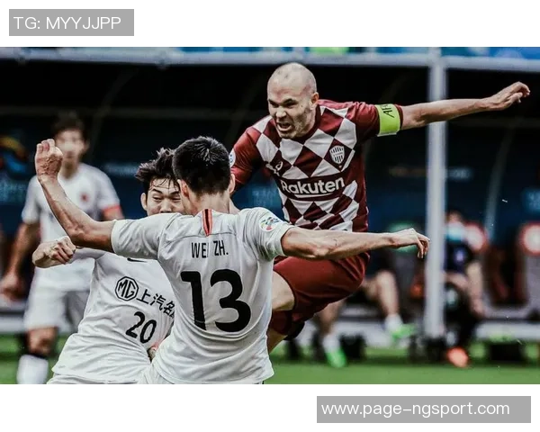 八一队与广东队激战正酣WCBA联赛精彩对决引发球迷热议 八一队与广东队激战正酣WCBA联赛精彩对决引发球迷热议